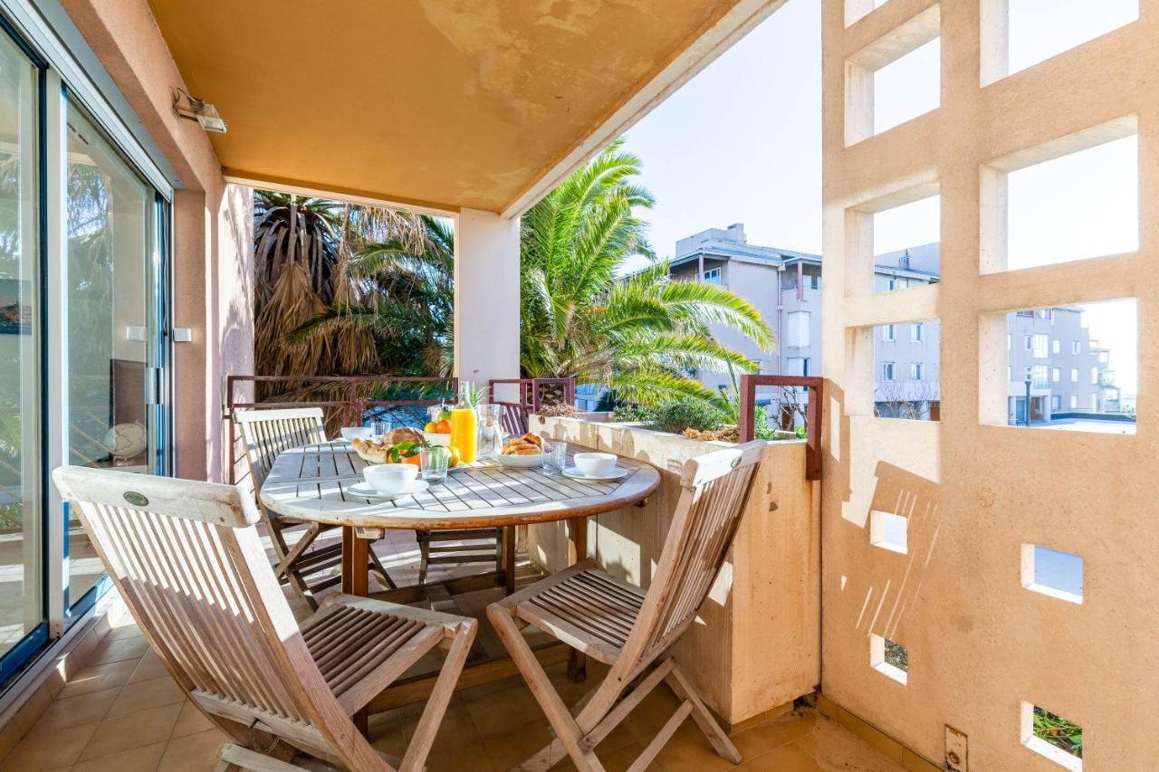 Michel-ange, Avec Terrasse Et Parking
